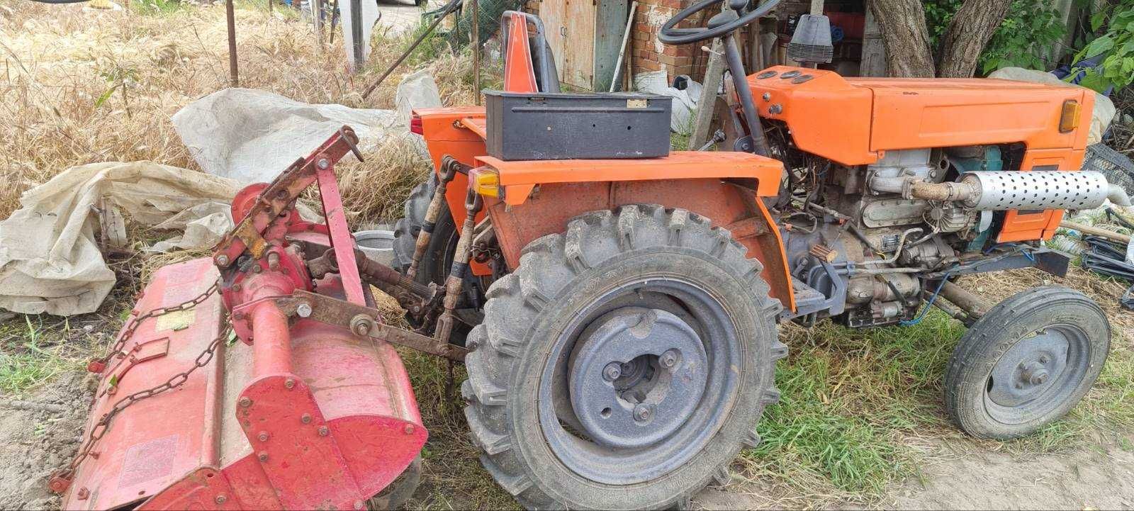 Продавам трактор DFH-180