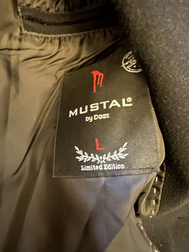 Мъжко Палто Mustal