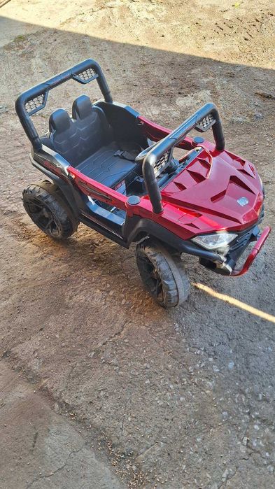 Акумулаторна кола джип