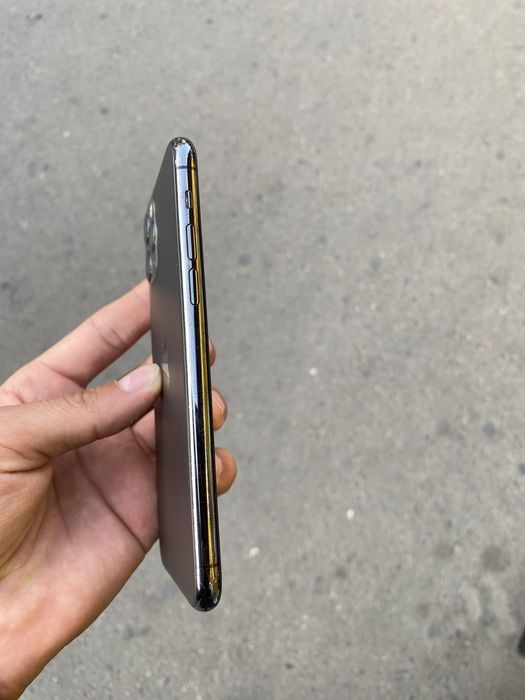 Ayfon 11 pro 64Gb xolati zor aybi yoq feys truton bor ekran radnoy