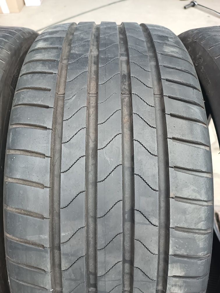 225/35/19- Bridgestone