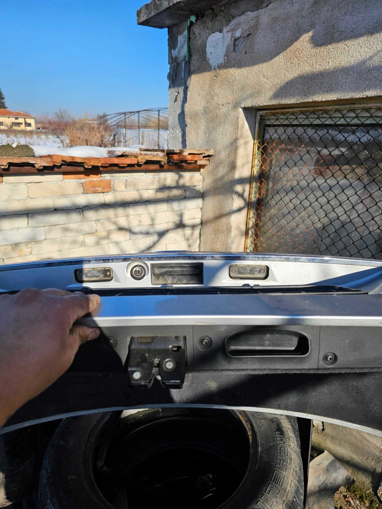Заден Капак за Mercedes W211
