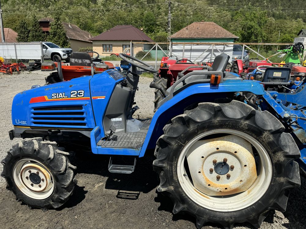 Tractor Japonez Tractoras  Japonez  Iseki Sial 23  cp