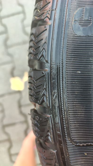 Vând cauciucuri Gremax M+S,185/60/R14