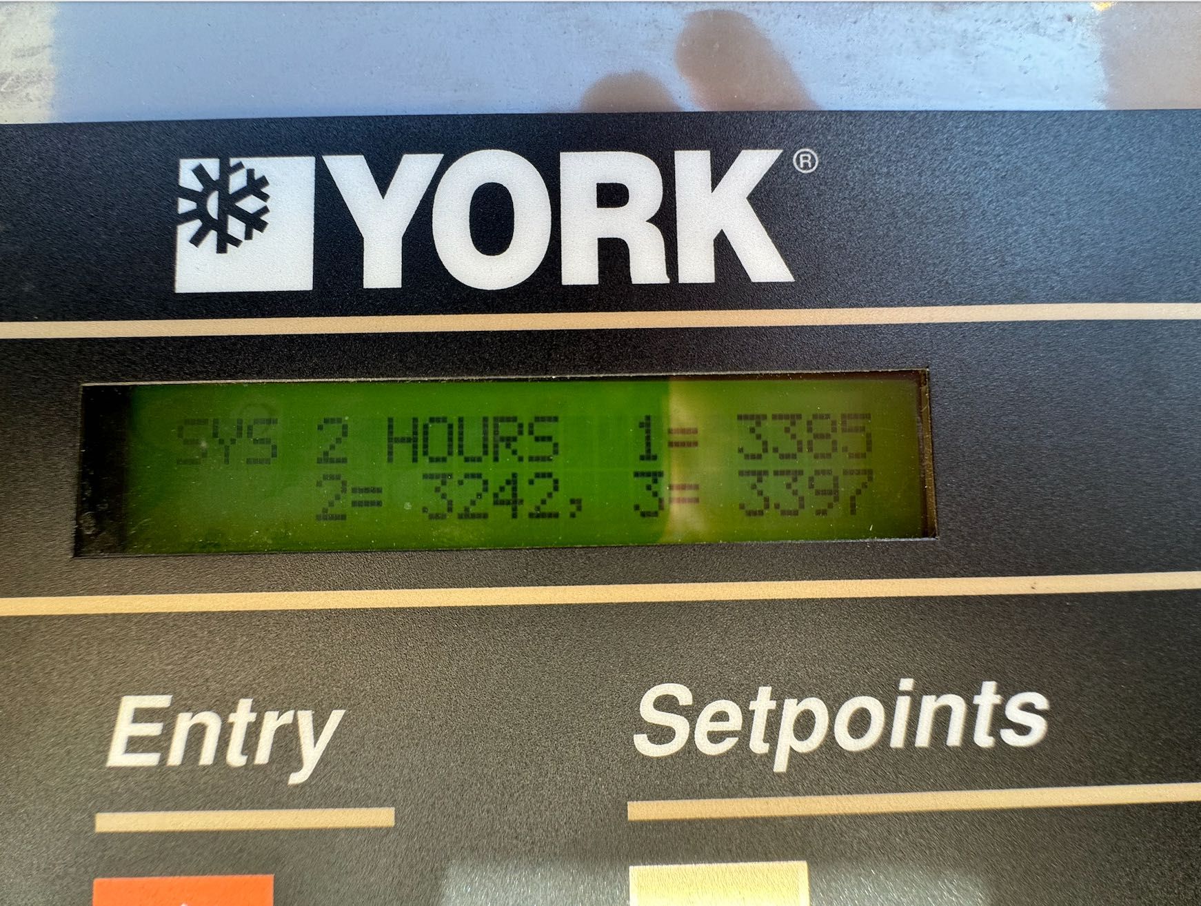 Чилър York YLAE440HP 387 kw охлаждане / 421 kw отопление