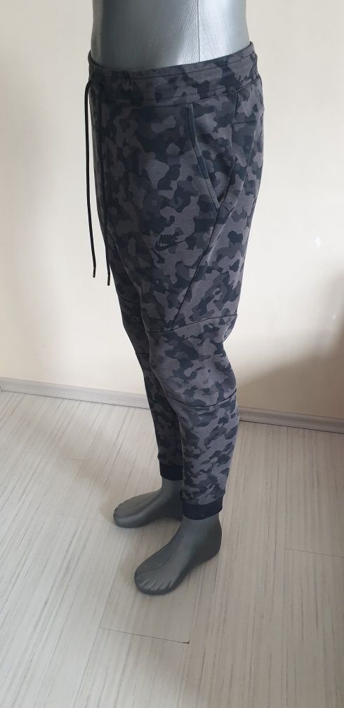 Nike Tech Camo Pant Mens Size S Slim Fit ОРИГИНАЛ! Мъжко Долнище!