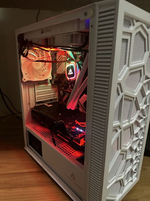 Servicii de montaj/mentenanta calculatoarelor