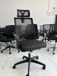 Офисное кресло  model Tomar