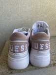 Кецове GUESS цвят пудра
