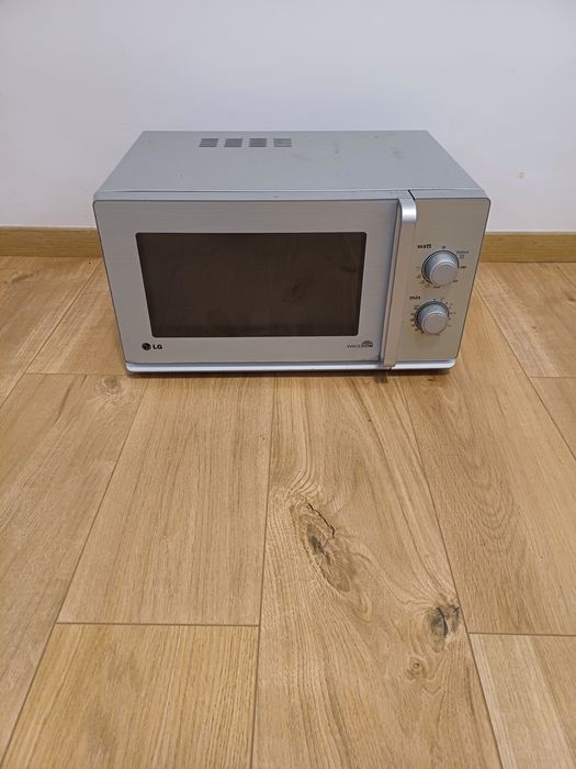 Cuptor microunde +grill