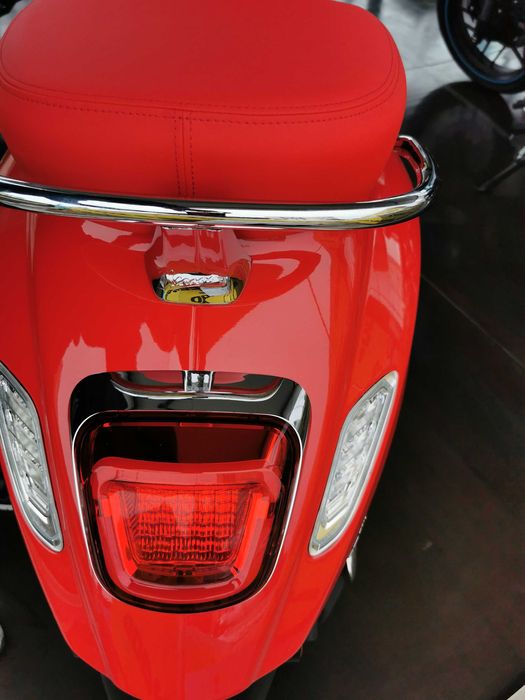 Scuter Vespa Primavera 125 3V RED 2024