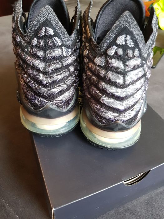 Vând Adidași Nike Lebron măr 41  stare excepțională