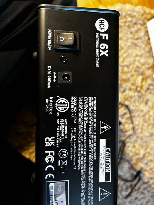 Mixer RCF F6X de vânzare + husă cadou!