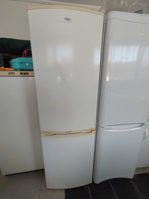 Хладилник с фризер Whirlpool ARC5450