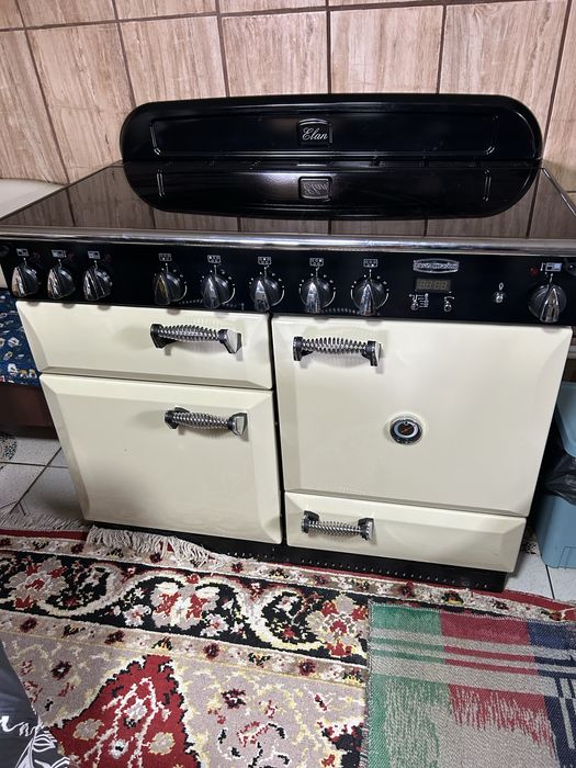 Aragaz RangeMaster cu inductie