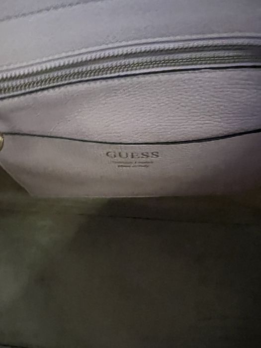 Чанта GUESS.Нова, XL size. С етикети,торбичка,всичко от до.100% ориг.