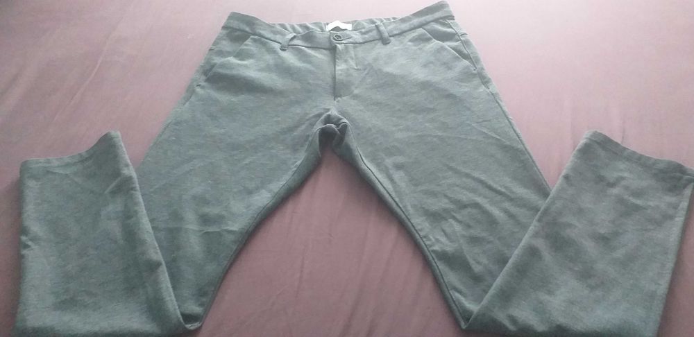 Оригинален мъжки панталон еsprite размер 34/36 цена 50лв.