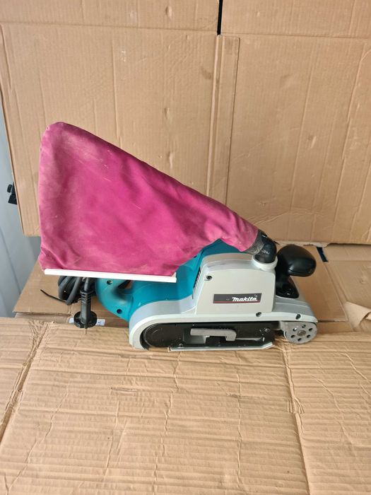 Șlefuitor Makita 9403 100 mm 1200 W cu bandă