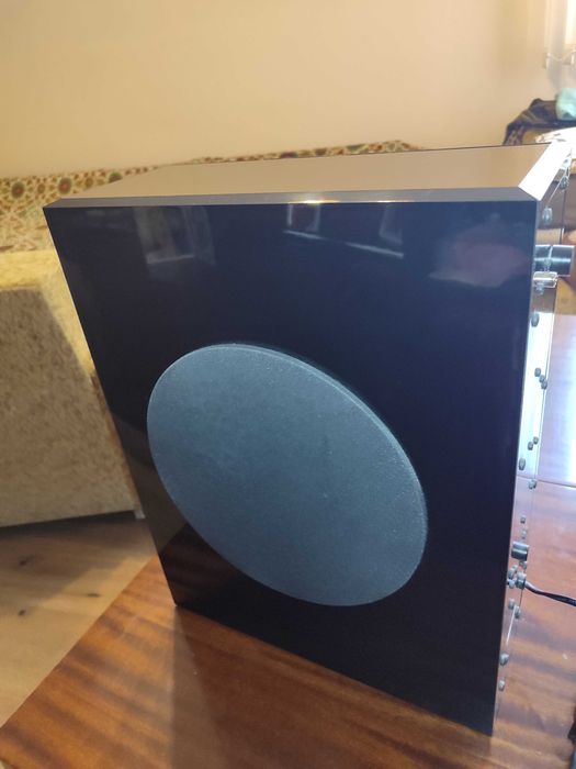 Субуфер Yamaha NS-SW210 + стойки за стена Vogels.