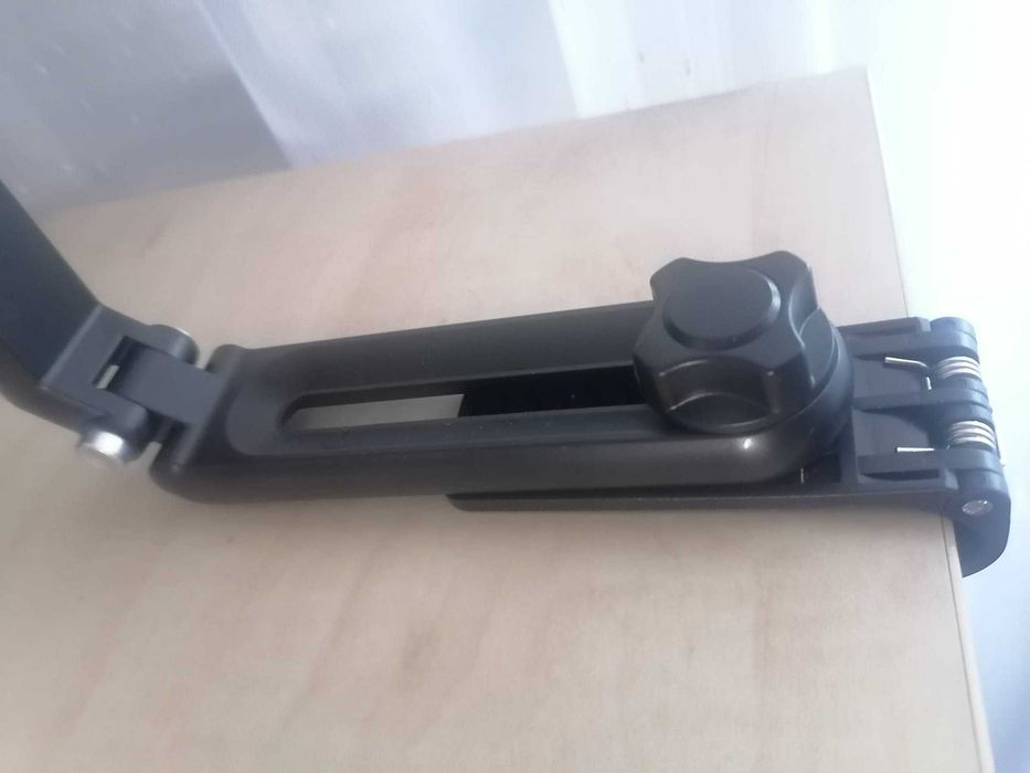 Suport auto pentru telefon cu prindere pe parasolar