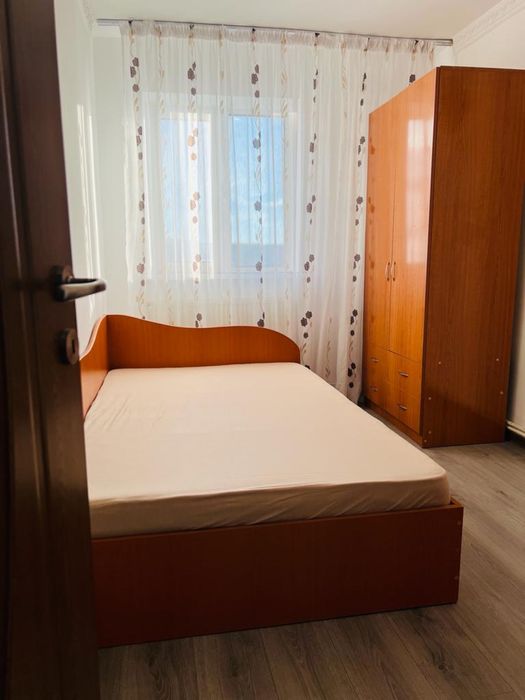 Inchiriez apartament