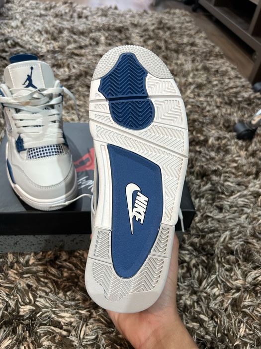 Air Jordan 4 Military Blue