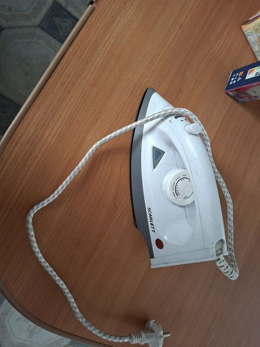 Утюг для одежды.