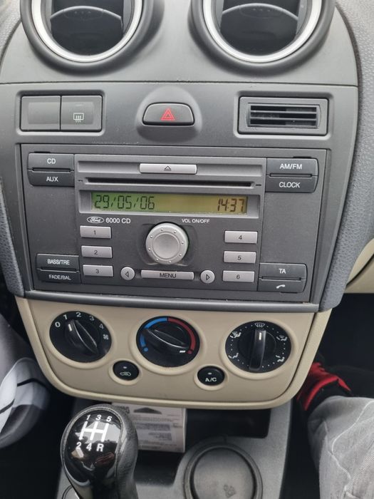 Vand Ford Fiesta 1.4 benzina 2007