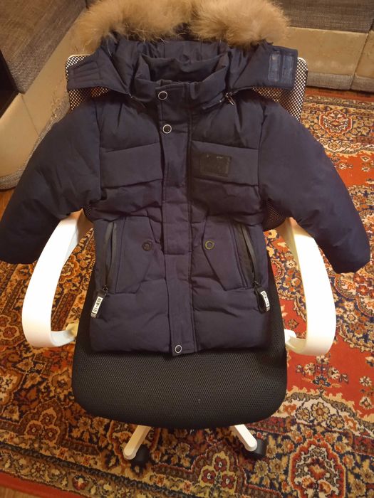 Продам зимнюю куртку для мальчика в отличном состоянии