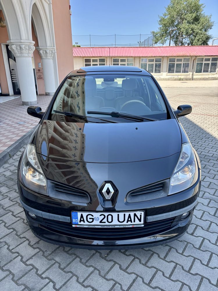 Renault Clio 3 Initiale Paris 1.6 16V 2006