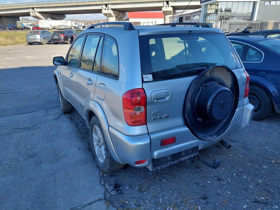 Dezmembram Toyota Rav 4, an 2004, motorizare 2.0 Diesel, 4X4