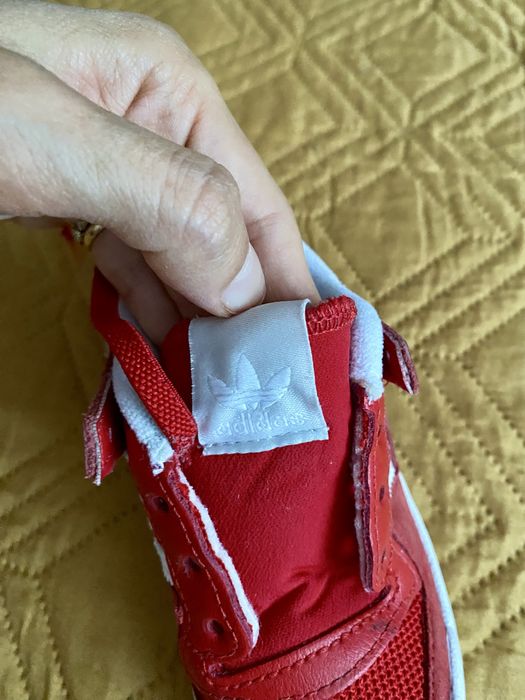 Adidasi Adidas originali 21-23