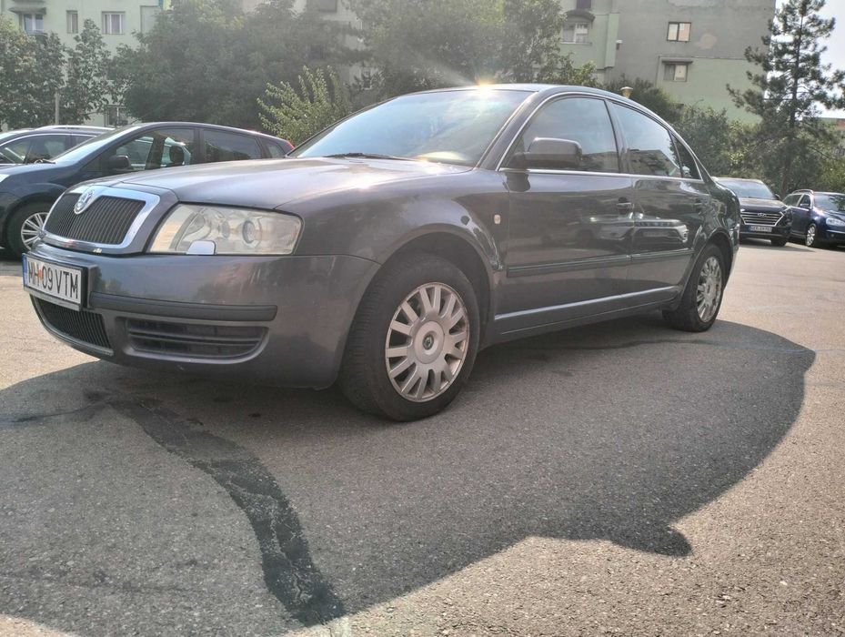 Vând Skoda Superb
