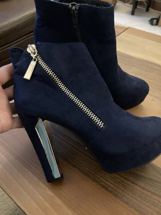 Дамски тъмносини боти DAPHNE намер 38