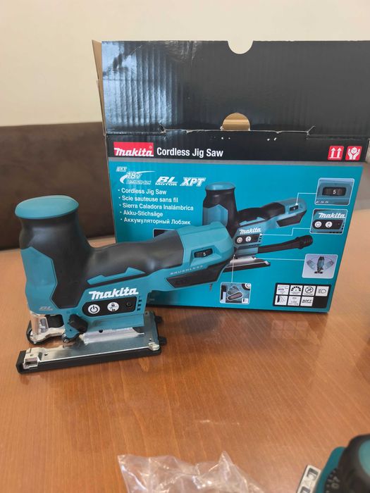 Акумулаторен прободен трион(зеге) Makita DJV185z