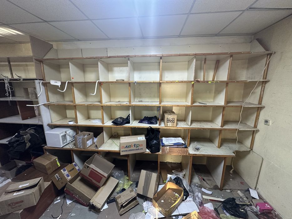 Отдам бесплатно стеллажи в большом количестве