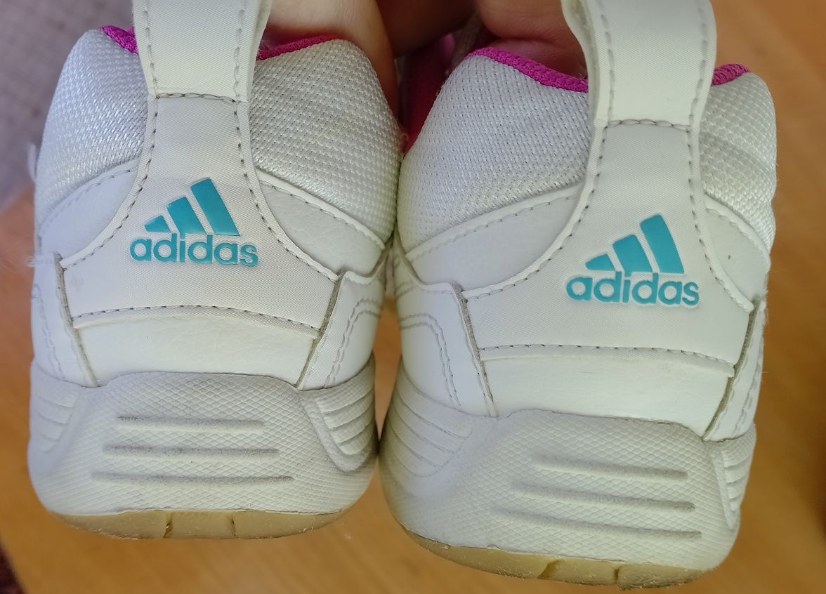 Маратонки "Adidas"- н.35