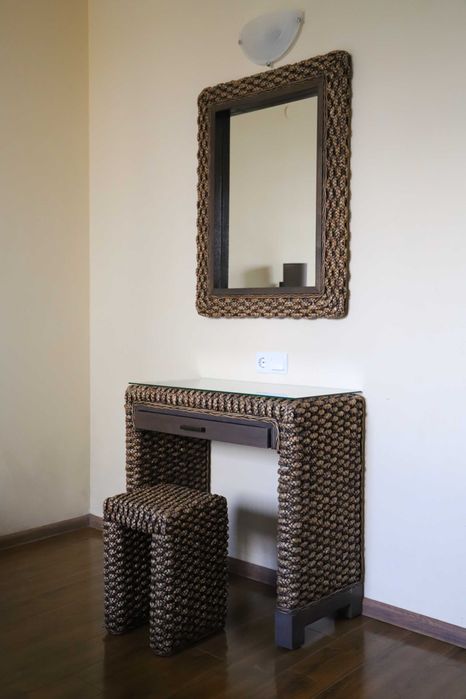 Сет тоалетка с огледало от ратан. Нова цена до 10.12.2025