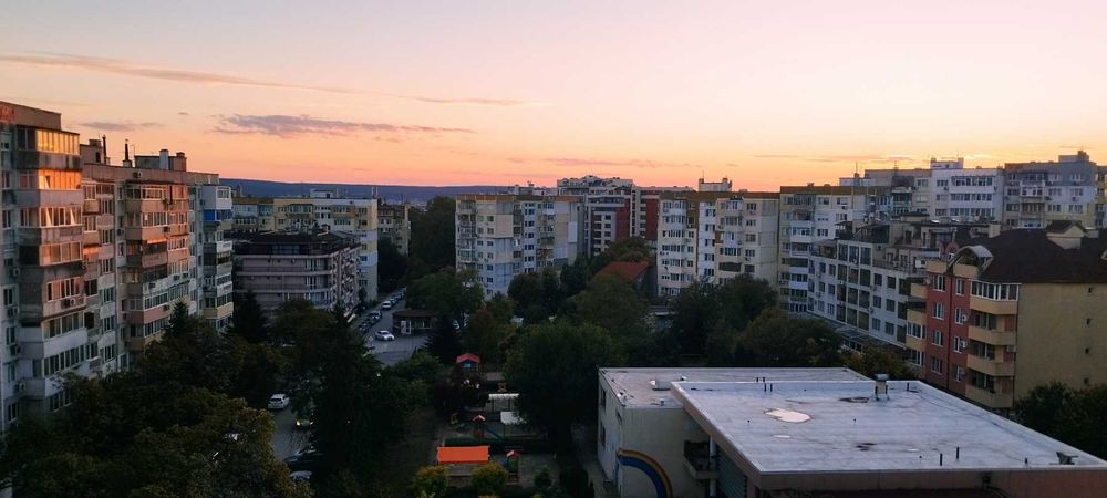 Чудесен тристаен апартамент с ТОП локация след основен ремонт.