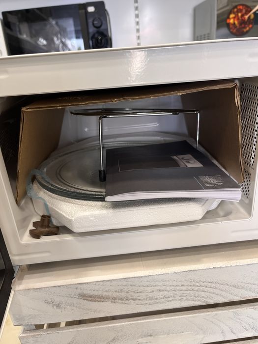 Cuptor cu microunde cecotec