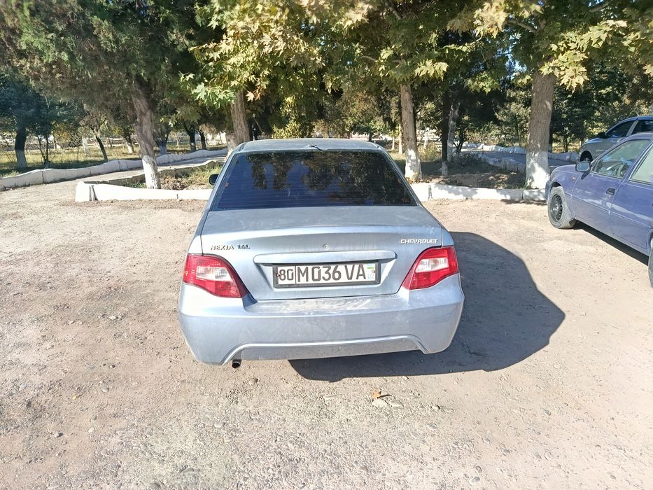 NEXIA 2 DOHC sotiladi.