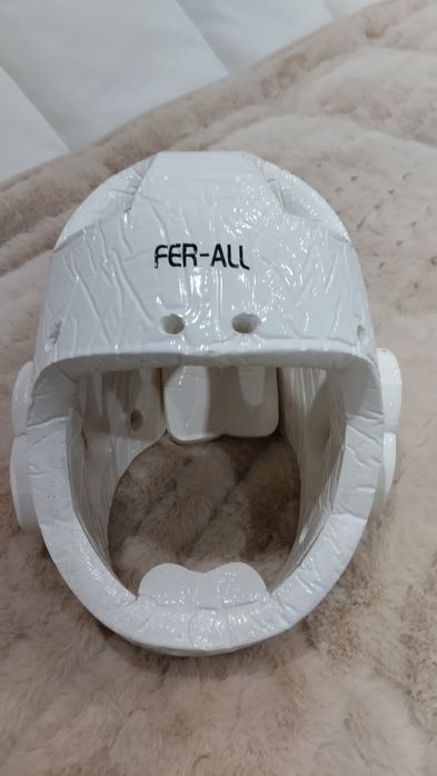 Продаю шлем футы для теквондо