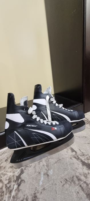 Продам коньки мужские 46 размера