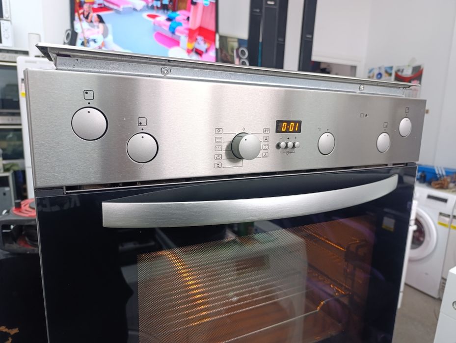 Фурна и плот за вграждане MIELE.