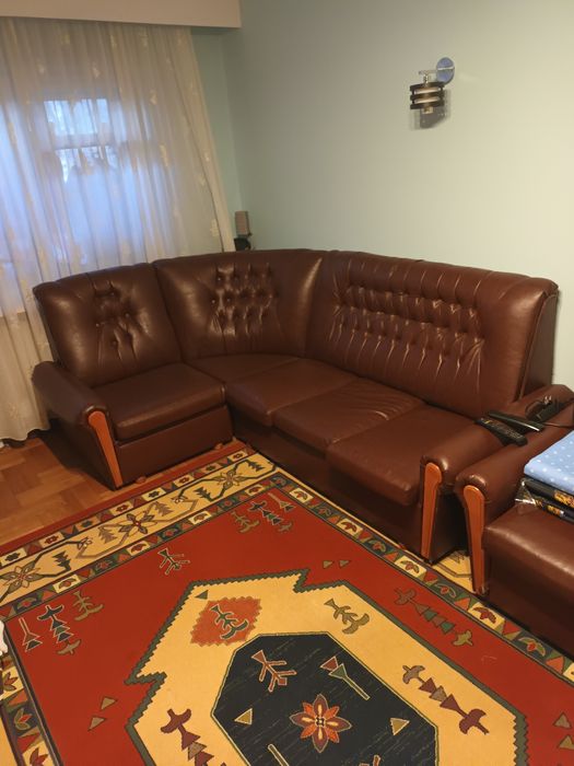 Coltar/Canapea + fotoliu, sunt din piele, ambele sunt extensibile