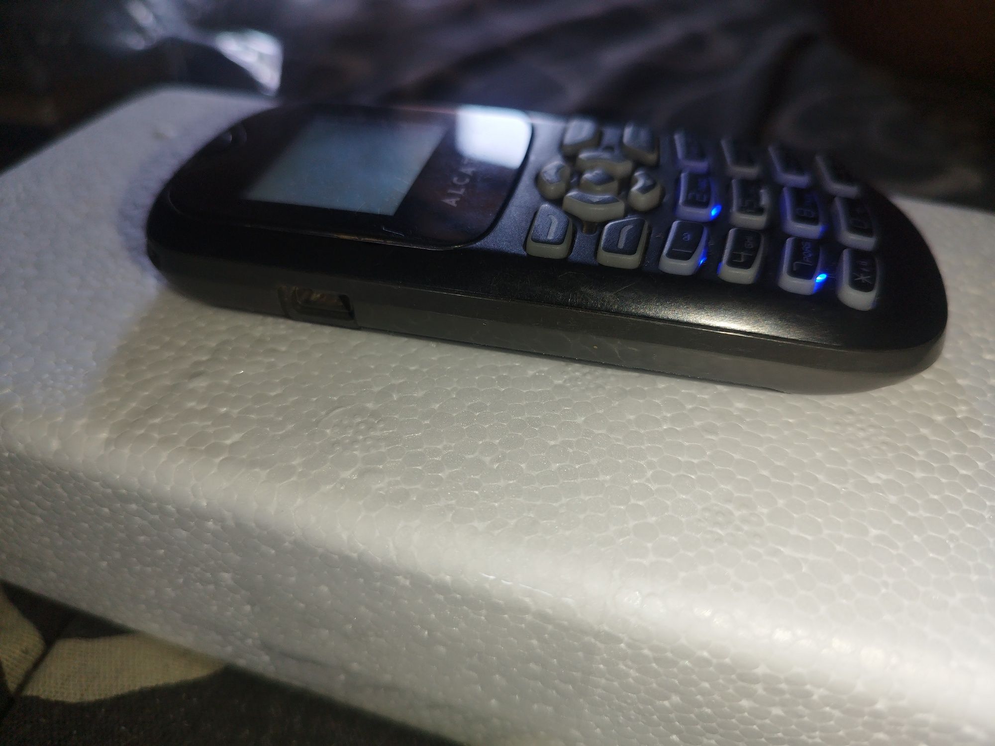 Мобилен апарат Alcatel OT 105