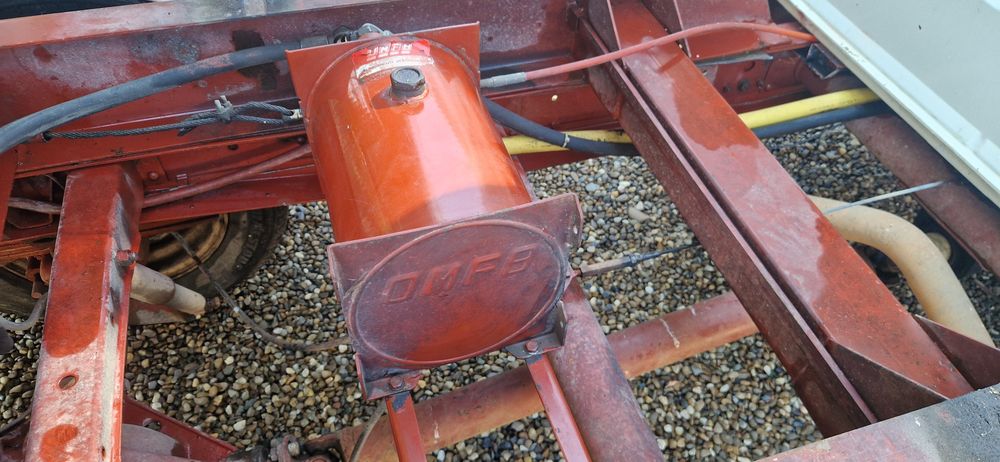 Bena basculabila pe 3 parti Iveco Daily