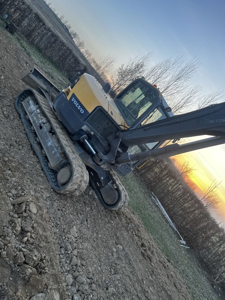 Excavator Volvo ECR88D