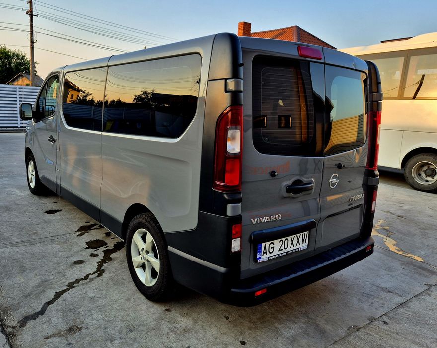 Opel Vivaro 1.6d. 8+1locuri .2018
