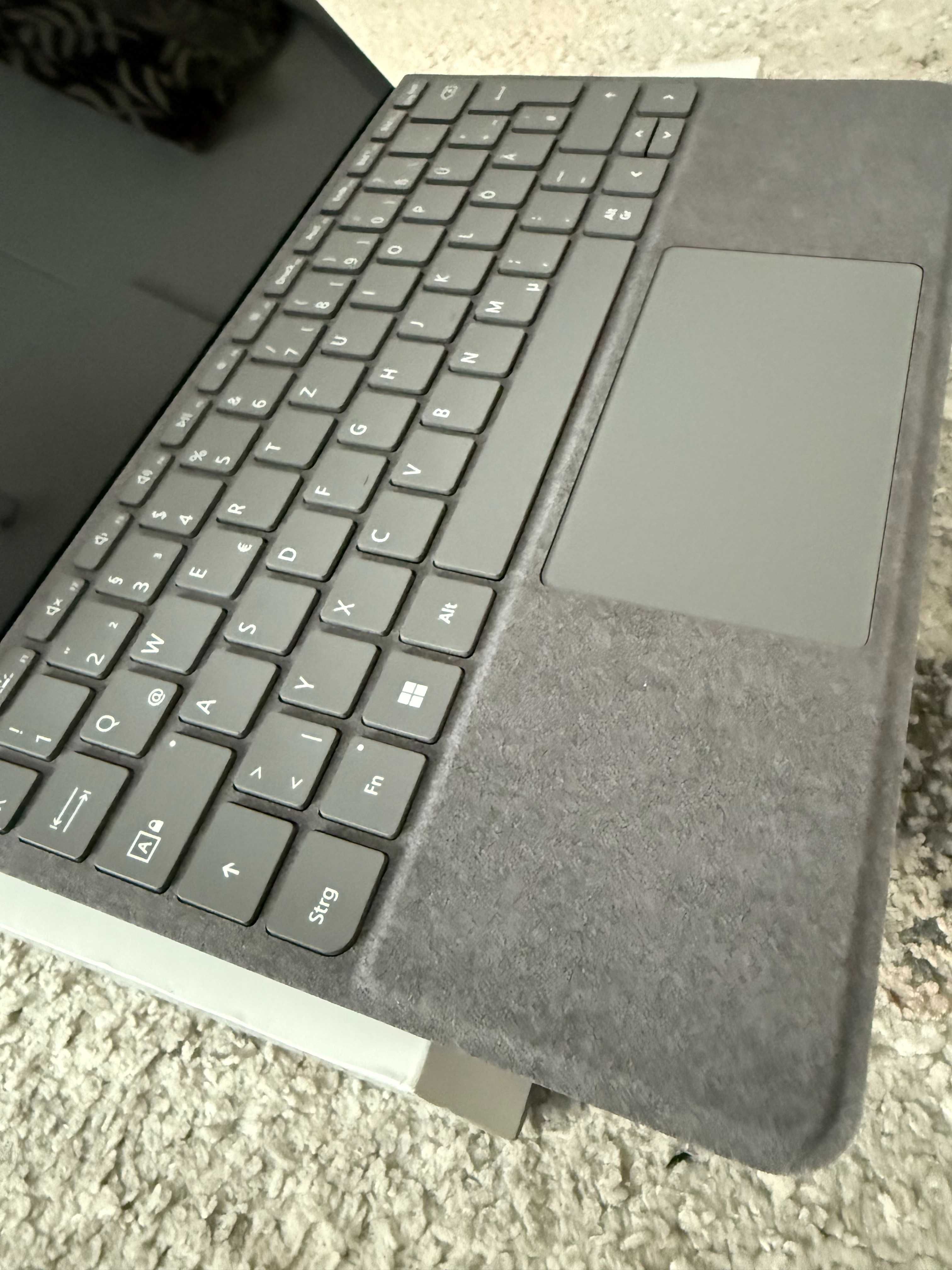 Microsoft Surface Go 3 / 256 SSD / Intel Core i3 / 8Gb Ram NOUA